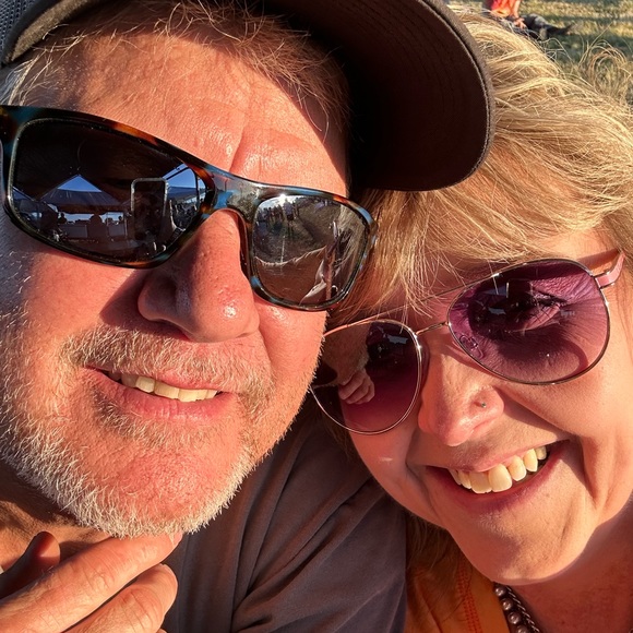 Meet your Posher, Leeanne - Picture 2 of 2